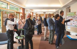 diskutierende Menschen