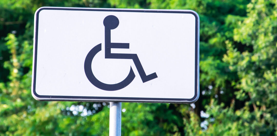 Hindernisparkour im Rollstuhl